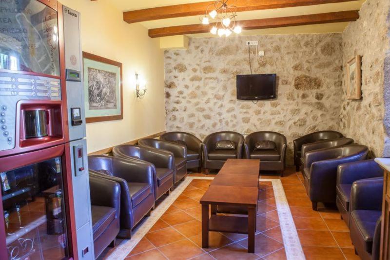 Hotel Rural Martin Banos De Montemayor Exterior photo